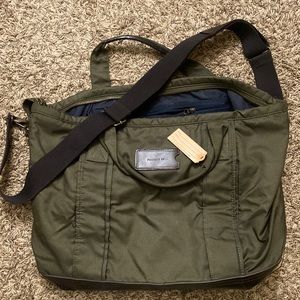 💙 Bundle 6 items for 20% off - Property Of Travel Bag